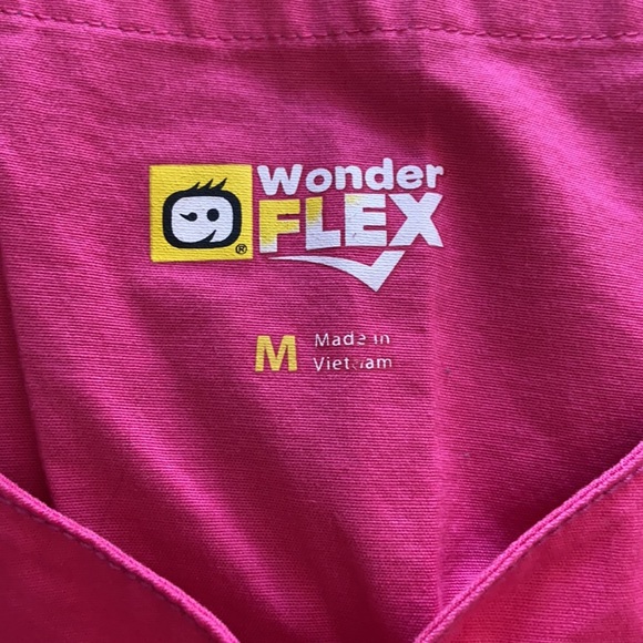 Wonderflex scrip top - Picture 3 of 3